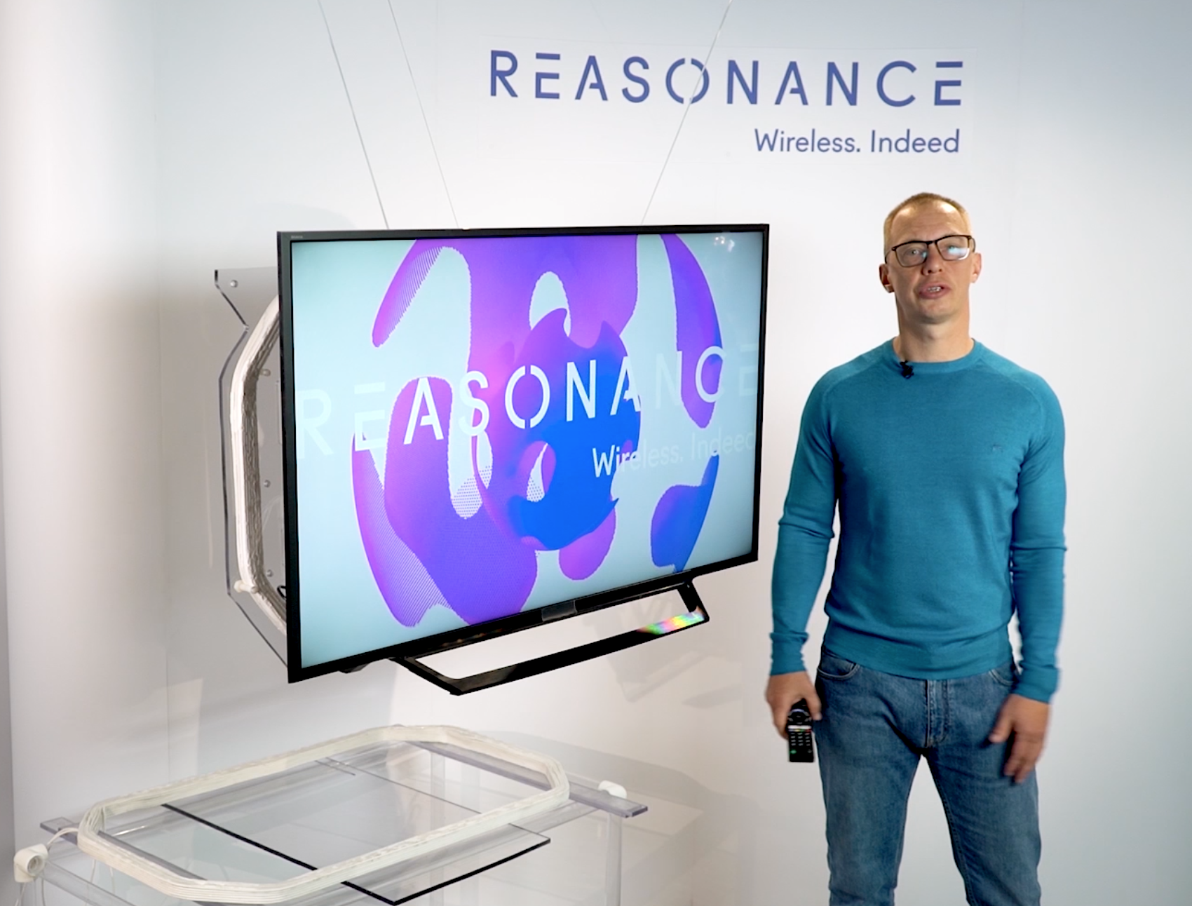 REASONANCE has presented wireless TV at the Wireless Power Week in Seoul